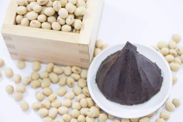 赤味噌と大豆